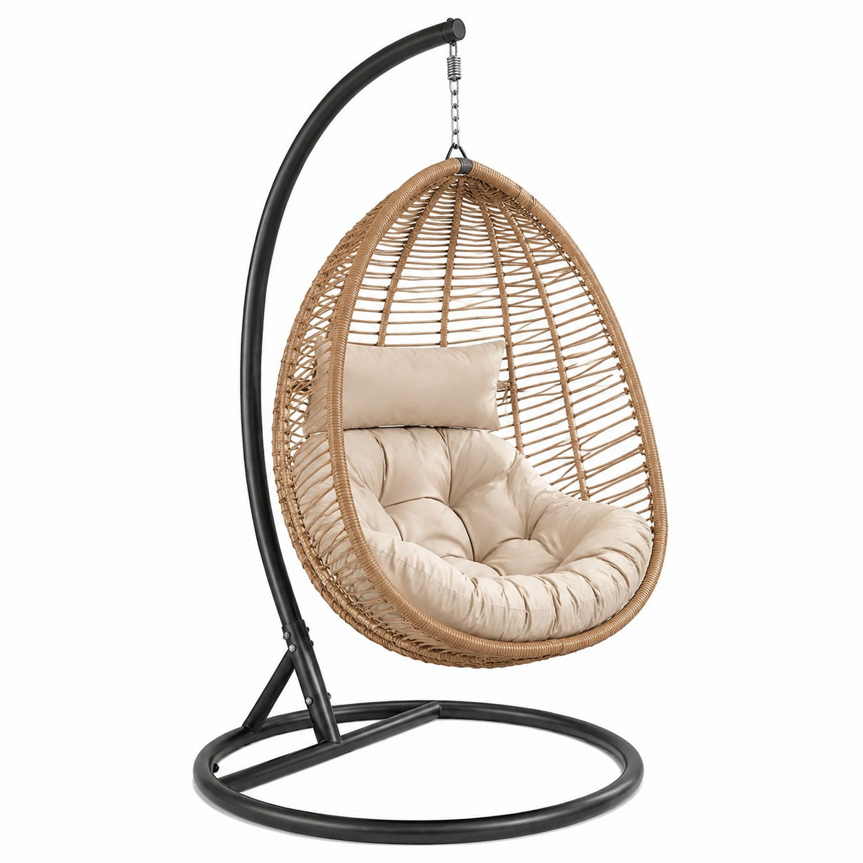Sedia sospesa in rattan sintetico con struttura in metallo nero e cuscini beige